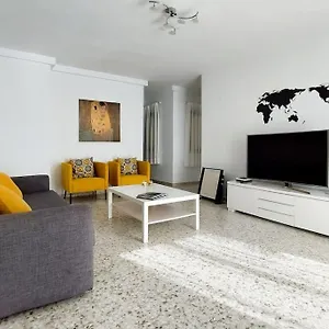 https://casa-la-valverde-el-hierro.in-canary-islands.com
